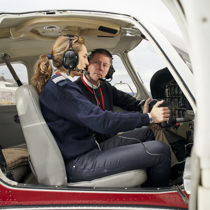 VKS Escuela de Pilotos · Licencia Piloto de Avión Ligero LAPL / Ultraligeros ULM Nafarroa